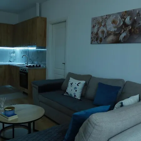 Cozy With Free Parking Apartman