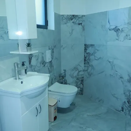 Apartman Cozy With Free Parking Tirana