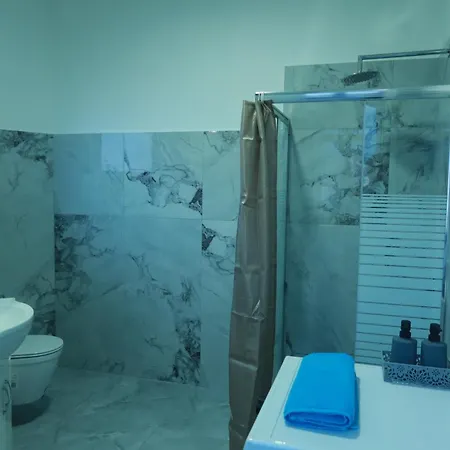 Cozy With Free Parking Apartman Tirana