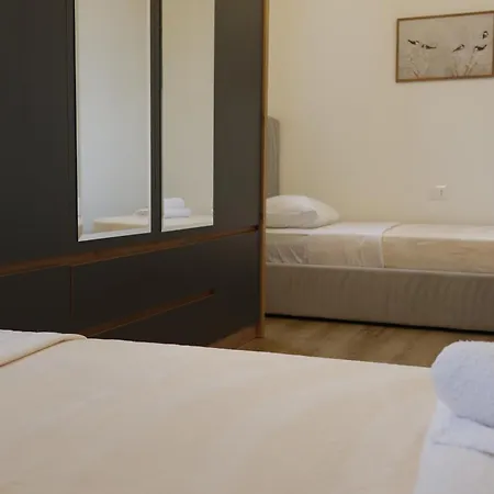 Cozy With Free Parking Apartman Tirana